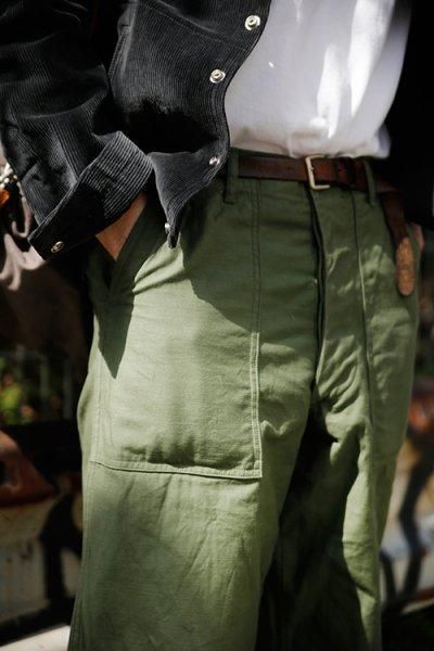 ザ リアルマッコイズ MP23003 TROUSERS, MEN'S, COTTON SATEEN, OG-107 ベイカーパンツ THE REAL McCOY'S - セルロイド CELLULOID ザ リアルマッコイズ MP23003 TROUSERS, MEN'S, COTTON SATEEN, OG-107 ベイカーパンツ THE REAL McCOY'S - セルロイド CELLULOID