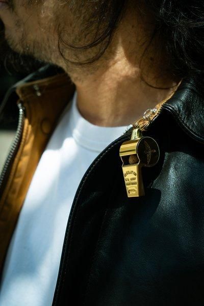 ザ リアルマッコイズ MA23102 AVIATOR WHISTLE / BRASS ザ リアルマッコイズ MA23102 AVIATOR WHISTLE / BRASS