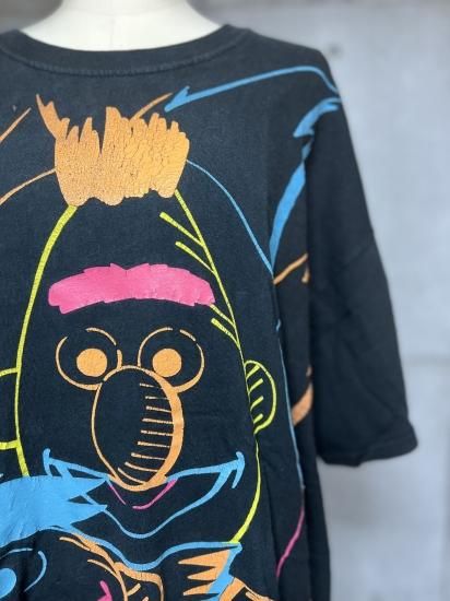 ヴィンテージ　セサミストリート　グローバー　ブラックアウト　古着　Tシャツ　黒 ヴィンテージ セサミストリート アーニー ブラックアウト 古着 T