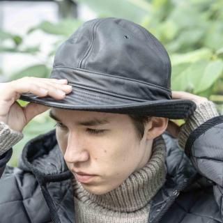 <img class='new_mark_img1' src='https://img.shop-pro.jp/img/new/icons1.gif' style='border:none;display:inline;margin:0px;padding:0px;width:auto;' />LEATHER FATIGUE HAT