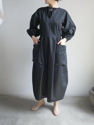 TENNE HANDCRAFTED MODERN - VOLUME SLEEVE DRESS/ BLACK - I SEE ALL