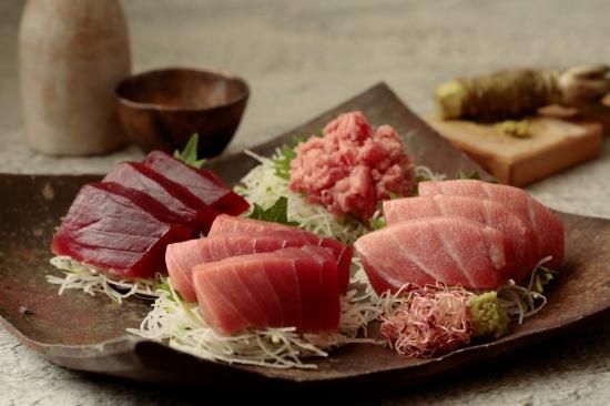 2-11 天然南まぐろブロック（大トロ付き） - 焼津マルイリ直売所／株式