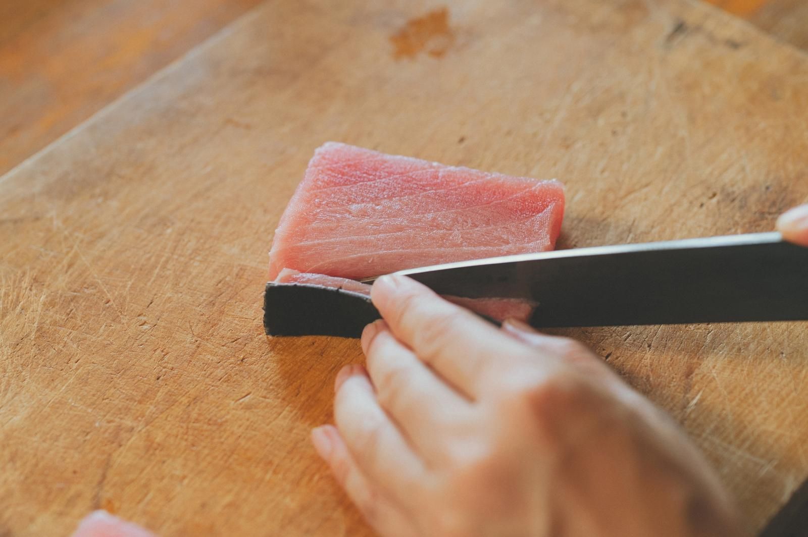 市場 送料無料 メバチマグロ バチマグロ1kg 解凍マニュアル入 1サク0g 300g 刺身用ブロック 市場 送料無料 メバチマグロ バチマグロ1kg 解凍マニュアル入 1サク0g 300g 刺身用ブロック