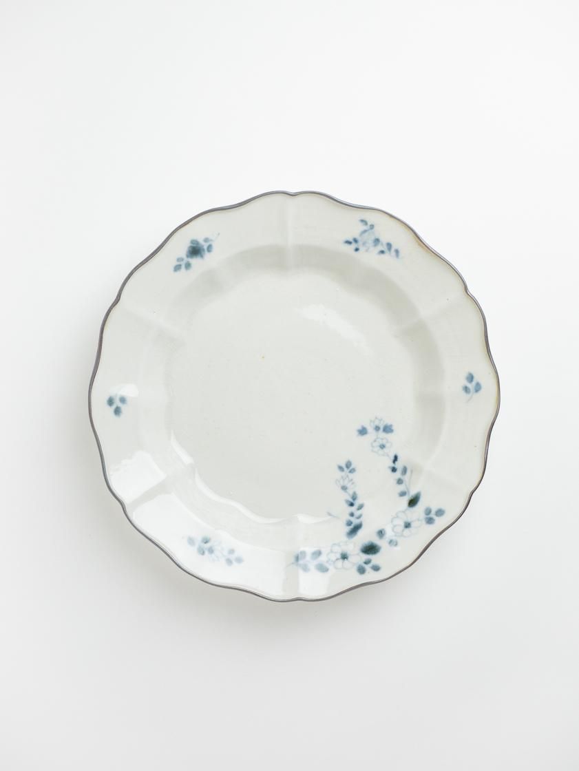 染付マジョリカ輪花7.5寸皿 / 志村和晃 - AELU ONLINE SHOP