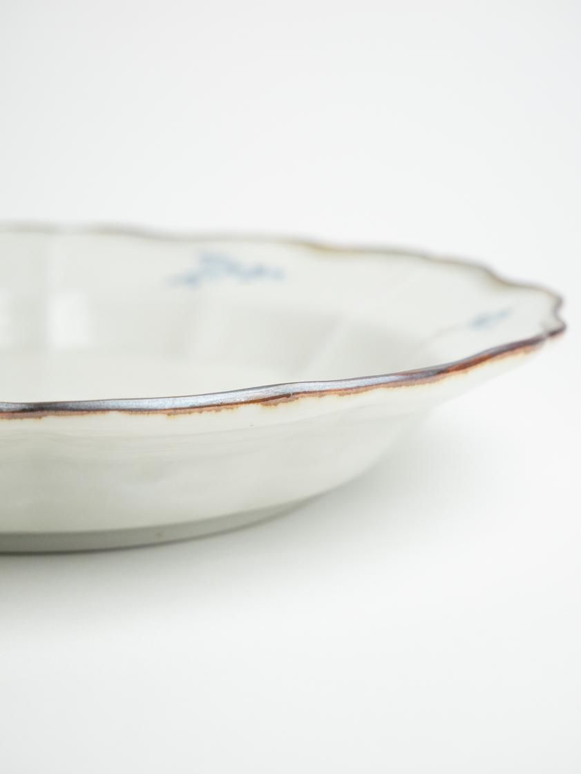 【T-ポイント5倍】 染付マジョリカ輪花7.5寸皿 / SHOP ONLINE AELU - 志村和晃 食器