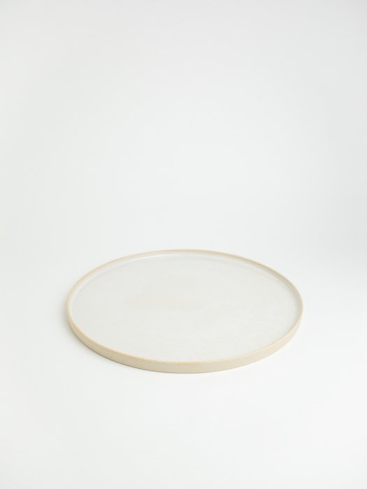 cream white flat plate / Saeam Kwon