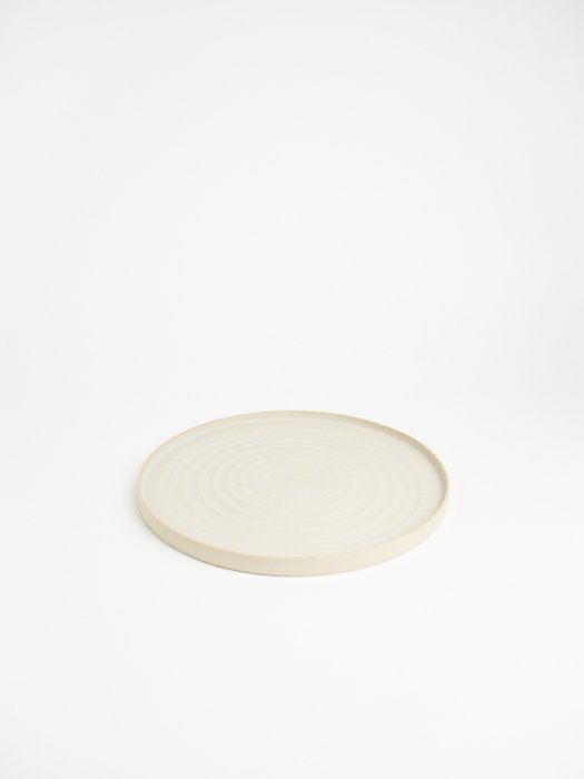 matte off white flat plate / Saeam Kwon