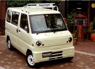 日産　クリッパーバン　触媒　キャタライザー　三菱　ミニキャブバン ミニキャブバン（三菱）とNV100クリッパーバン（日産）の