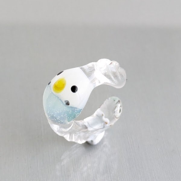 GlassArt aoitori セキセイインコガラスイヤーカフ（水色） - 【個性あふれる手作り雑貨店】ひなたのWEBSHOP