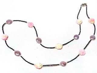 【淡水真珠】真珠と薔薇のネックレス　スピネル（黒）　