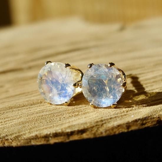 レインボームーンストーン・ピアス 6mm - Crystal Life☆天然石