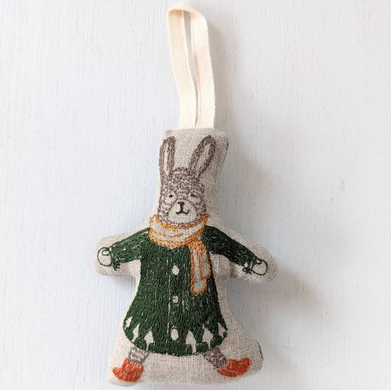 <img class='new_mark_img1' src='https://img.shop-pro.jp/img/new/icons47.gif' style='border:none;display:inline;margin:0px;padding:0px;width:auto;' />CORAL&TUSK  Snow Angel Bunny Ornament