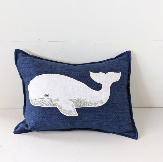 <img class='new_mark_img1' src='https://img.shop-pro.jp/img/new/icons47.gif' style='border:none;display:inline;margin:0px;padding:0px;width:auto;' />CORAL&TUSK  Whale Applique Pillow-Pillow Cover with Insert