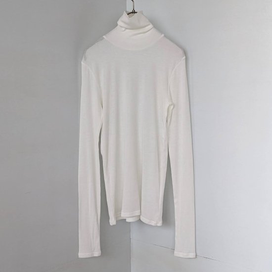 ROBE de PEAU   TURTLE NECK PULLOVER