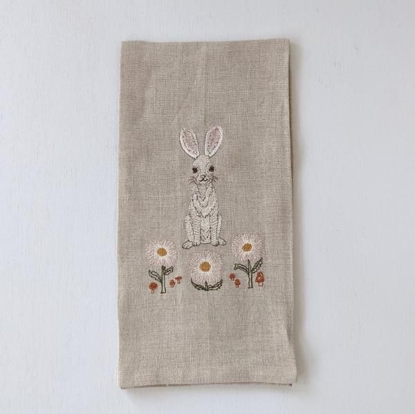 <img class='new_mark_img1' src='https://img.shop-pro.jp/img/new/icons47.gif' style='border:none;display:inline;margin:0px;padding:0px;width:auto;' />CORAL&TUSK  Tea Towels Bunny and Daisies