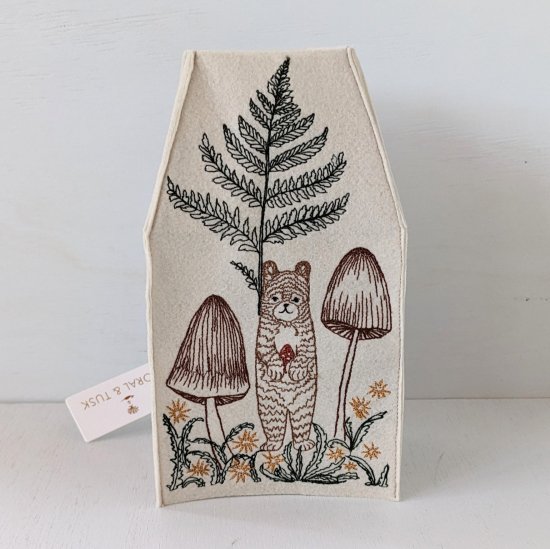 <img class='new_mark_img1' src='https://img.shop-pro.jp/img/new/icons47.gif' style='border:none;display:inline;margin:0px;padding:0px;width:auto;' />CORAL&TUSK  Tissue Box Covers Mushrooms and Ferns