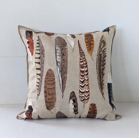 <img class='new_mark_img1' src='https://img.shop-pro.jp/img/new/icons47.gif' style='border:none;display:inline;margin:0px;padding:0px;width:auto;' />CORAL&TUSK  Pillows Falling Feathers