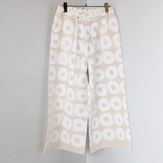<img class='new_mark_img1' src='https://img.shop-pro.jp/img/new/icons47.gif' style='border:none;display:inline;margin:0px;padding:0px;width:auto;' />how to live  Sheeting Donut Print String Pants