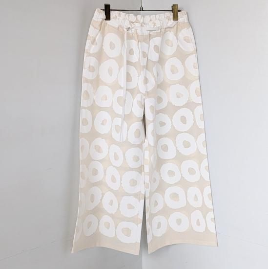 <img class='new_mark_img1' src='https://img.shop-pro.jp/img/new/icons11.gif' style='border:none;display:inline;margin:0px;padding:0px;width:auto;' />how to live  Sheeting Donut Print String Pants