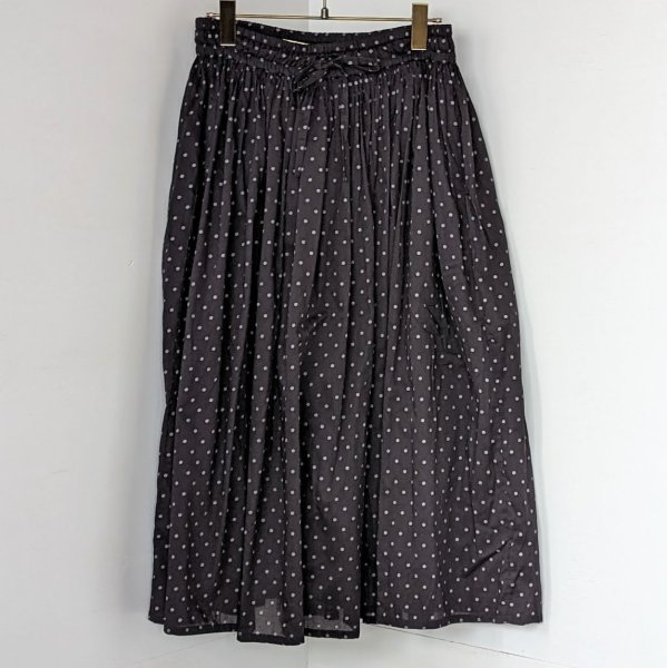 <img class='new_mark_img1' src='https://img.shop-pro.jp/img/new/icons11.gif' style='border:none;display:inline;margin:0px;padding:0px;width:auto;' />SOIL  COTTON VOILE DOT PRINT GATHERED SKIRT