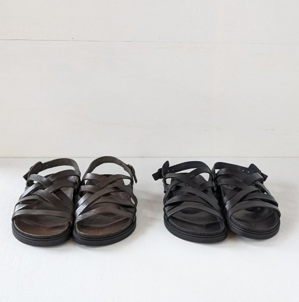 <img class='new_mark_img1' src='https://img.shop-pro.jp/img/new/icons11.gif' style='border:none;display:inline;margin:0px;padding:0px;width:auto;' />maison de soil  MESH SANDAL WITH HEEL STRAP
