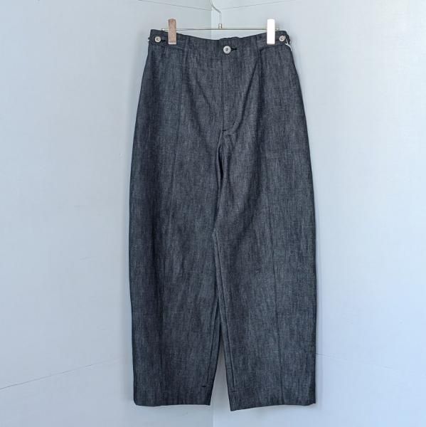 <img class='new_mark_img1' src='https://img.shop-pro.jp/img/new/icons47.gif' style='border:none;display:inline;margin:0px;padding:0px;width:auto;' />miho umezawa  PLAIN WEAVE DENIM unisex cocoon pants