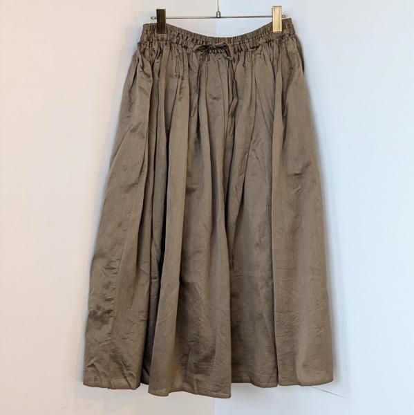 <img class='new_mark_img1' src='https://img.shop-pro.jp/img/new/icons47.gif' style='border:none;display:inline;margin:0px;padding:0px;width:auto;' />maison de soil  COTTON SILK PLAIN RAJASTHAN TUCK GATHERED SKIRT WITH LINING