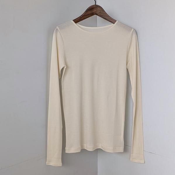 <img class='new_mark_img1' src='https://img.shop-pro.jp/img/new/icons47.gif' style='border:none;display:inline;margin:0px;padding:0px;width:auto;' />miho umezawa  SOFT COTTON RIB small neck inner Tee