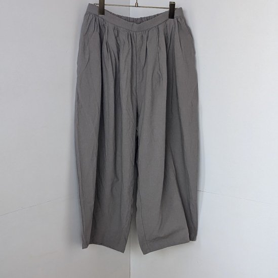 <img class='new_mark_img1' src='https://img.shop-pro.jp/img/new/icons11.gif' style='border:none;display:inline;margin:0px;padding:0px;width:auto;' />ROBE de PEAU  CAMILLE CANVAS TUCK PANTS