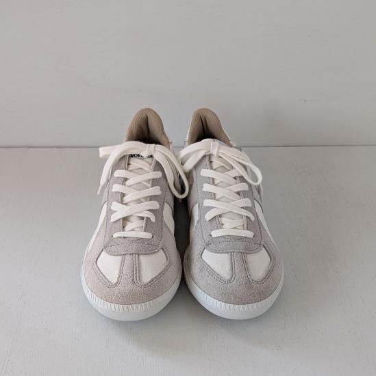 <img class='new_mark_img1' src='https://img.shop-pro.jp/img/new/icons11.gif' style='border:none;display:inline;margin:0px;padding:0px;width:auto;' />NOVESTA  GERMAN TRAINER SUMMER WHITE