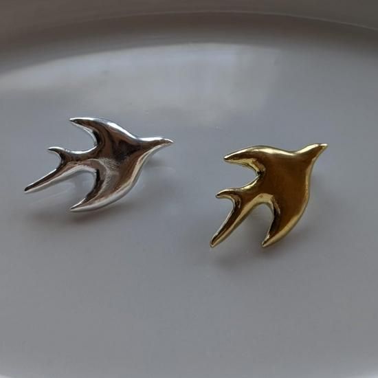 <img class='new_mark_img1' src='https://img.shop-pro.jp/img/new/icons11.gif' style='border:none;display:inline;margin:0px;padding:0px;width:auto;' />Vlas Blomme  Swallow Brooch