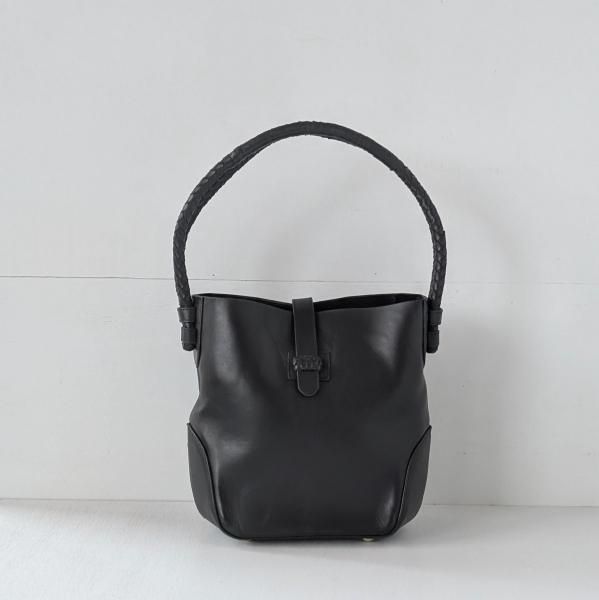 <img class='new_mark_img1' src='https://img.shop-pro.jp/img/new/icons11.gif' style='border:none;display:inline;margin:0px;padding:0px;width:auto;' />maison de soil  NAPPA LEATHER ONE HANDLE BAG