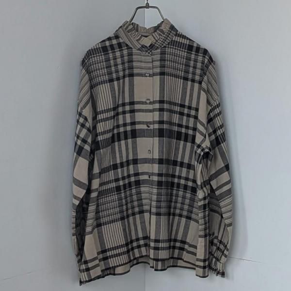 <img class='new_mark_img1' src='https://img.shop-pro.jp/img/new/icons11.gif' style='border:none;display:inline;margin:0px;padding:0px;width:auto;' />maison de soil  HANDWOVEN HEAVY COTTON CHECK FRILL COLLAR BACK PINTUCK SHIRT