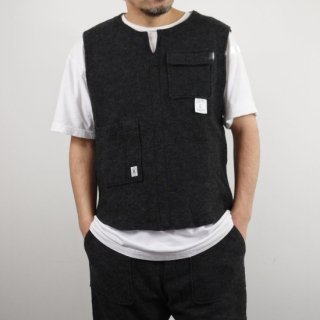 <img class='new_mark_img1' src='https://img.shop-pro.jp/img/new/icons34.gif' style='border:none;display:inline;margin:0px;padding:0px;width:auto;' />RIDING HIGH／Wool Melton  Work Vest［ブラックメルトン］