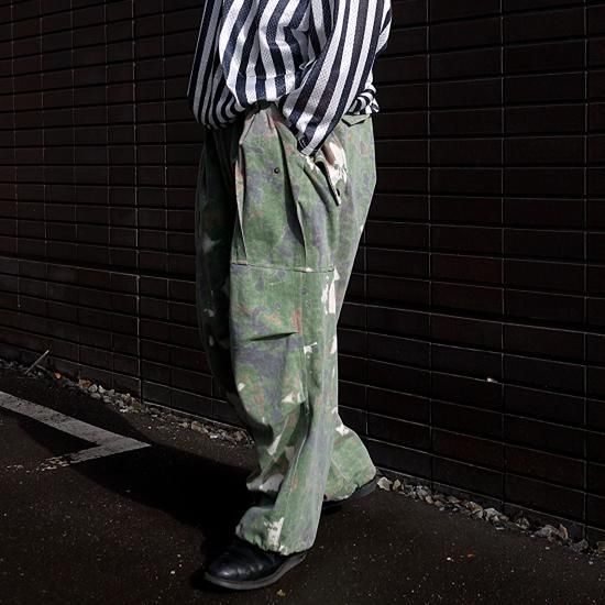 パンツ Gurank Cargo pants camouflage Gurank - Cargo pants camouflage - BLUE NEON