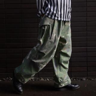 <img class='new_mark_img1' src='https://img.shop-pro.jp/img/new/icons15.gif' style='border:none;display:inline;margin:0px;padding:0px;width:auto;' />GurankCamouflage Cargo Pants