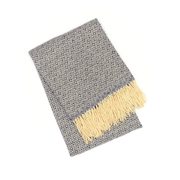 <img class='new_mark_img1' src='https://img.shop-pro.jp/img/new/icons13.gif' style='border:none;display:inline;margin:0px;padding:0px;width:auto;' />Chicoração<br>wool blanket<br>flower_mixed light gray
