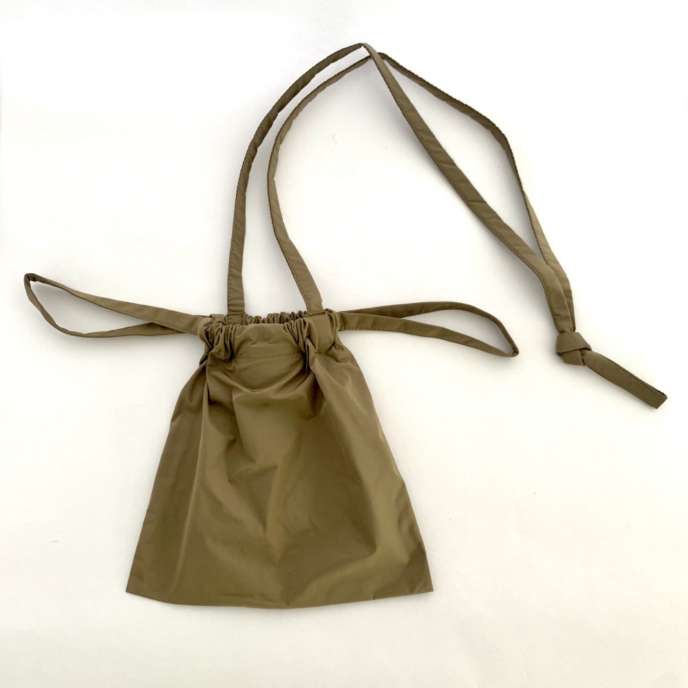 <img class='new_mark_img1' src='https://img.shop-pro.jp/img/new/icons13.gif' style='border:none;display:inline;margin:0px;padding:0px;width:auto;' />formuniform<br>drawstring bag with strap XS 