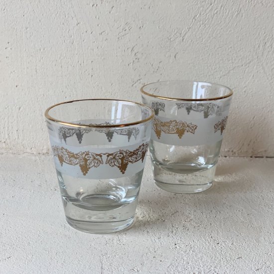 Vintage liqueur glass<img class='new_mark_img2' src='https://img.shop-pro.jp/img/new/icons47.gif' style='border:none;display:inline;margin:0px;padding:0px;width:auto;' />