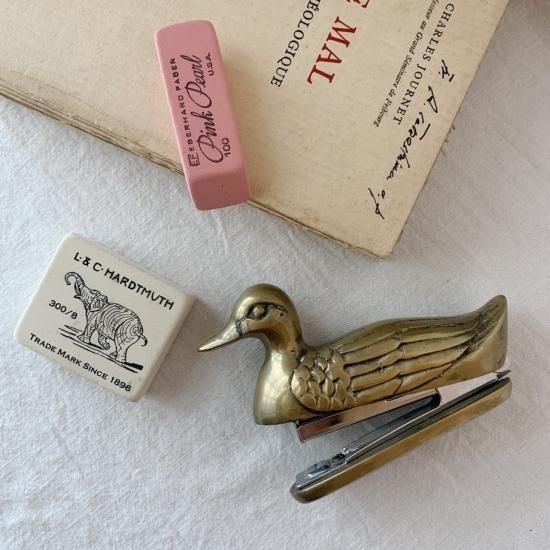 Vintage bird stapler<img class='new_mark_img2' src='https://img.shop-pro.jp/img/new/icons47.gif' style='border:none;display:inline;margin:0px;padding:0px;width:auto;' />