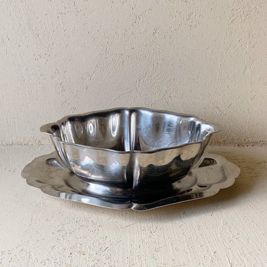 Vintage metal saucière<img class='new_mark_img2' src='https://img.shop-pro.jp/img/new/icons47.gif' style='border:none;display:inline;margin:0px;padding:0px;width:auto;' />