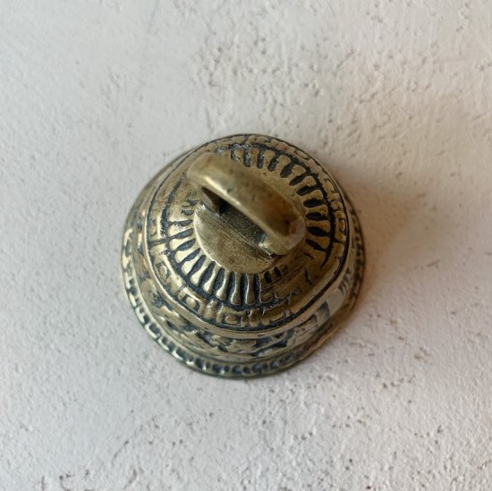 Antique gold bell<img class='new_mark_img2' src='https://img.shop-pro.jp/img/new/icons47.gif' style='border:none;display:inline;margin:0px;padding:0px;width:auto;' />