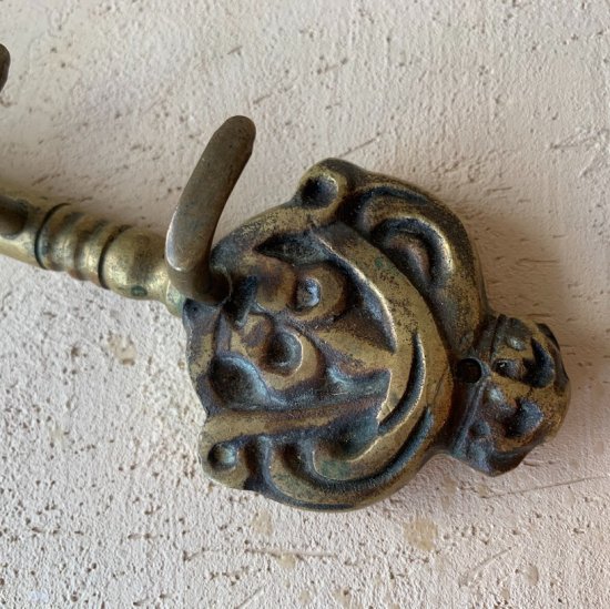 Antique wall hook<img class='new_mark_img2' src='https://img.shop-pro.jp/img/new/icons47.gif' style='border:none;display:inline;margin:0px;padding:0px;width:auto;' />