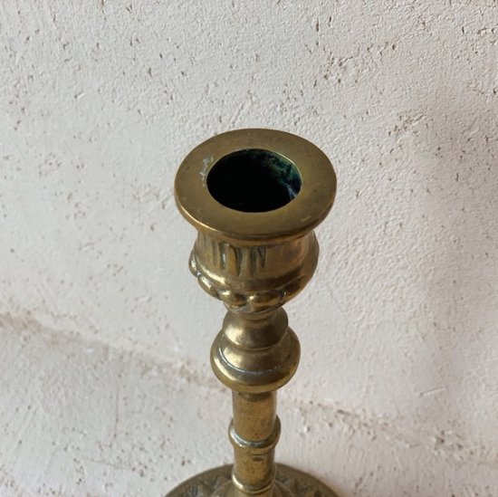 Antique candle stand.b<img class='new_mark_img2' src='https://img.shop-pro.jp/img/new/icons47.gif' style='border:none;display:inline;margin:0px;padding:0px;width:auto;' />