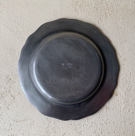 Antique pewter tray<img class='new_mark_img2' src='https://img.shop-pro.jp/img/new/icons47.gif' style='border:none;display:inline;margin:0px;padding:0px;width:auto;' />