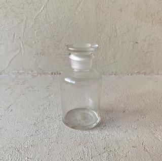 Vintage medicine bottle.e<img class='new_mark_img2' src='https://img.shop-pro.jp/img/new/icons47.gif' style='border:none;display:inline;margin:0px;padding:0px;width:auto;' />
