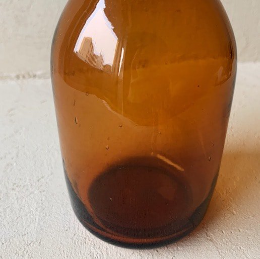Vintage medicine bottle.g<img class='new_mark_img2' src='https://img.shop-pro.jp/img/new/icons47.gif' style='border:none;display:inline;margin:0px;padding:0px;width:auto;' />
