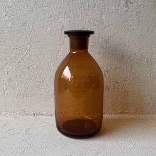 Vintage medicine bottle.g<img class='new_mark_img2' src='https://img.shop-pro.jp/img/new/icons47.gif' style='border:none;display:inline;margin:0px;padding:0px;width:auto;' />