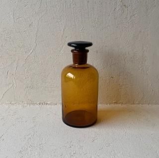 Vintage medicine bottle.h<img class='new_mark_img2' src='https://img.shop-pro.jp/img/new/icons47.gif' style='border:none;display:inline;margin:0px;padding:0px;width:auto;' />