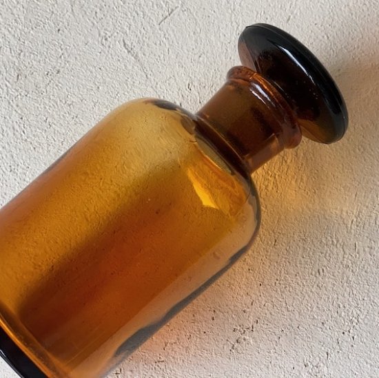 Vintage medicine bottle.i<img class='new_mark_img2' src='https://img.shop-pro.jp/img/new/icons47.gif' style='border:none;display:inline;margin:0px;padding:0px;width:auto;' />